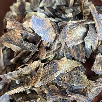 3,8 g autentiškas Kinų Žaliosios kyara oudh medienos skiltelės Auginami kinam smilkalų Turtingas aliejus, natūralūs aromatiniai kvepalai kinija