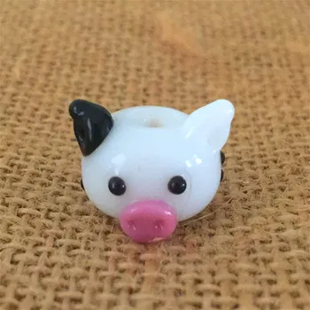 Japonų stiliaus mielas kiaulių stiklo granulių simbolis pasisekė