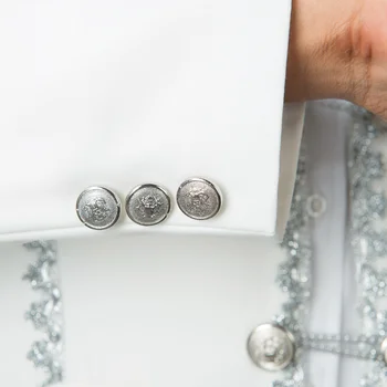 Ping 2016new fasion Royal Prince smokingas vyrų priimančiosios Choro kostiumai studio nuotraukas temą Siuvinėjimo mens vestuvių kostiumai, balta