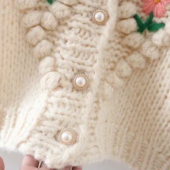 Prabanga kilimo ir tūpimo Tako Moterų Žiemos Rankų darbo Megztinis ir susagstomi megztiniai Gėlių Siuvinėjimas Tuščiaviduriai Iš Chic Trikotažo Striukė Pearl Duobute susagstomi megztiniai