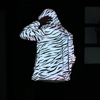 Streetwear Vyrų atspindinti striukė Tendencija atsitiktinis mados Zebra modelis Naktį švyti Gobtuvu slim kailio vyras Prekės