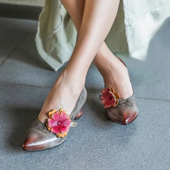 VALLU Pavasario 2020 m. naujas gėlių rankų darbo odinis vieną bateliai smailiomis retro storio aukštakulnį moterų batai