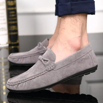 Vyrai laisvalaikio bateliai 2020 mados žirniai vairavimo vyrų batai sportbačiai tingus tingus batų žmonių vaikščiojimo batai juoda
